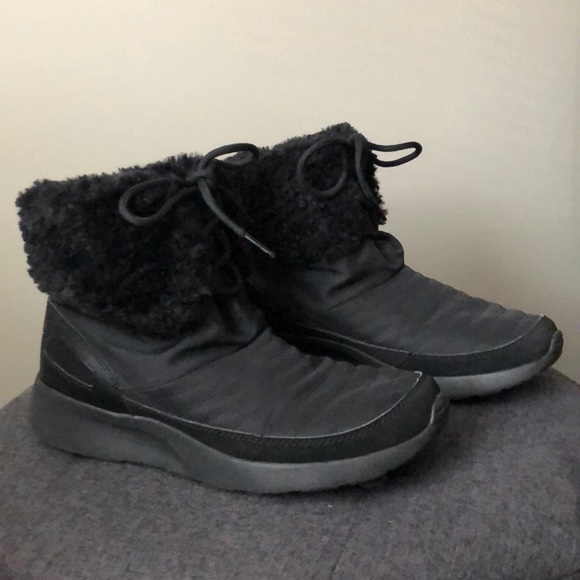 black nike snow boots